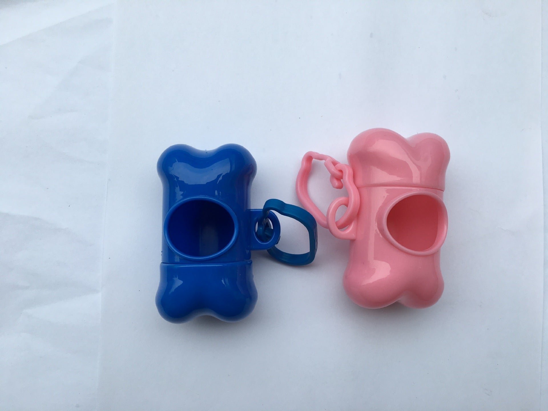 Spender für Hundekotbeutel in Knochenform