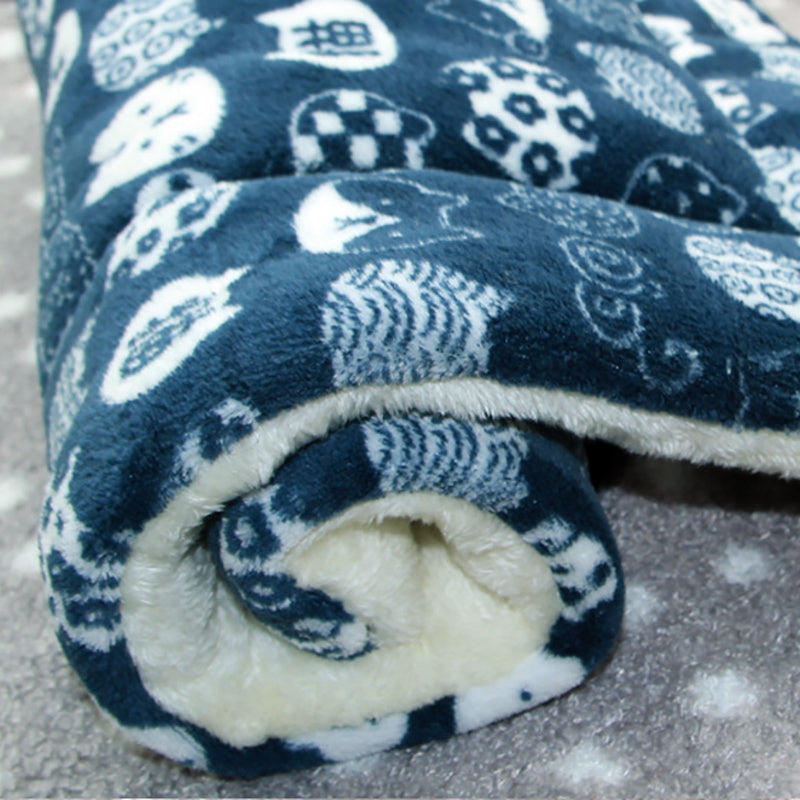 Pet mat, ideal for crates and carriers. Soft and washable. Suitable for large, medium, and small dogs. Reversible fleece lining. Also available for cats. Premium fleece blanket, super soft and fluffy.