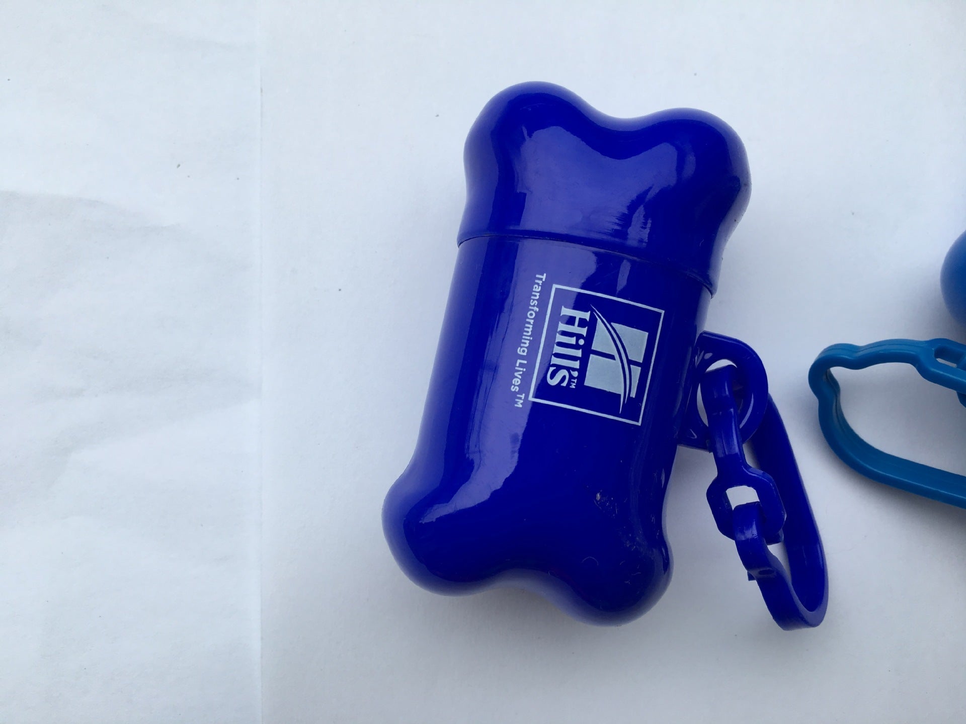 Spender für Hundekotbeutel in Knochenform