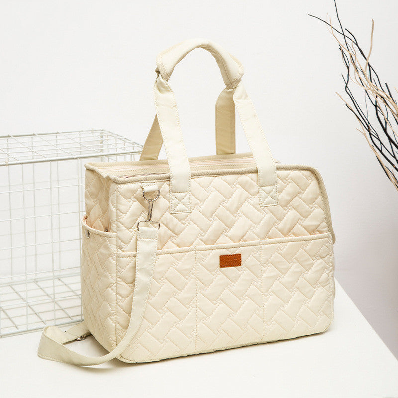 Bolso portátil para mascotas con ventilación de alta capacidad. Ideal para transportar perros y gatos.