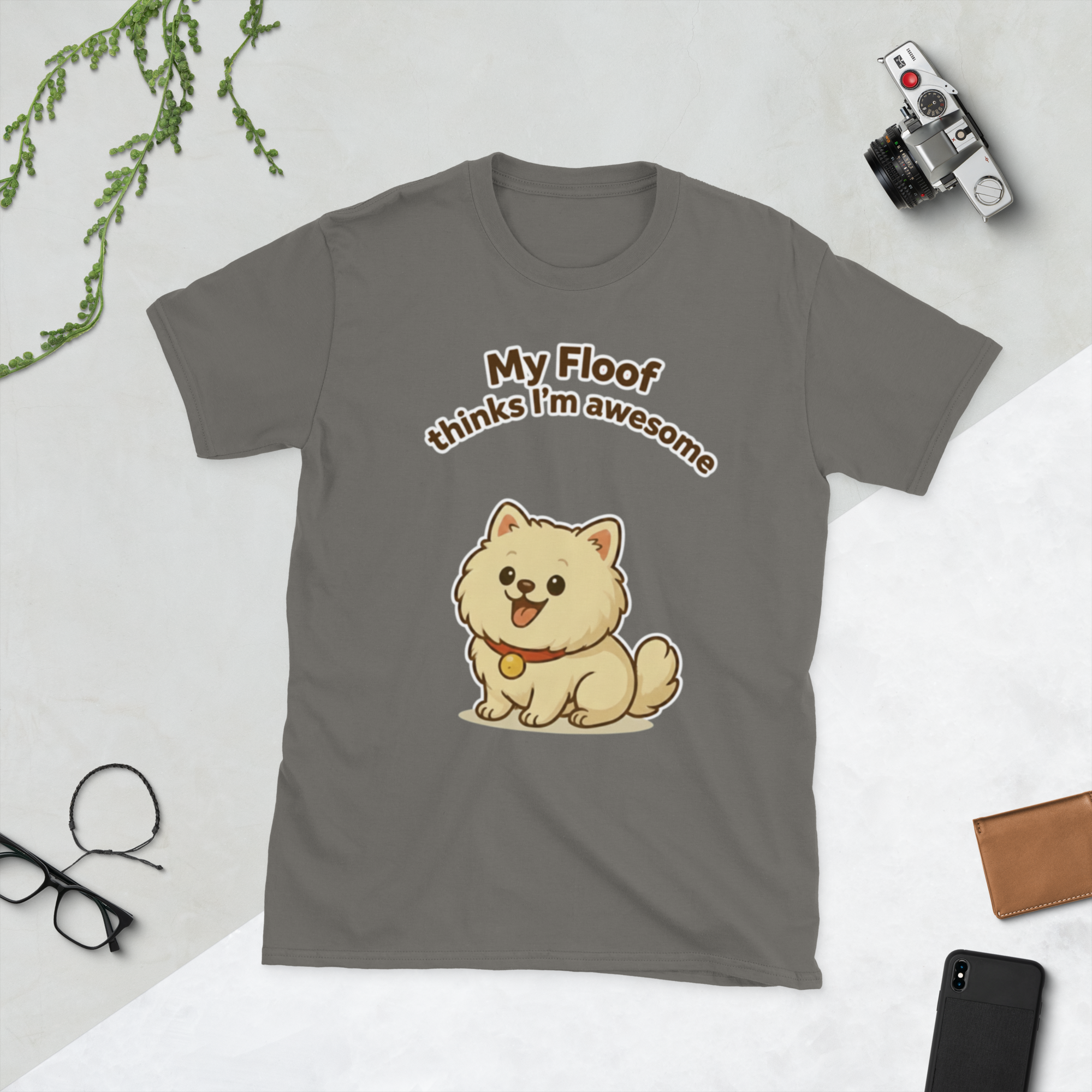 👕🐶😎 Camiseta – “My Floof Thinks I’m Awesome”  Y eso es lo único que importa.
