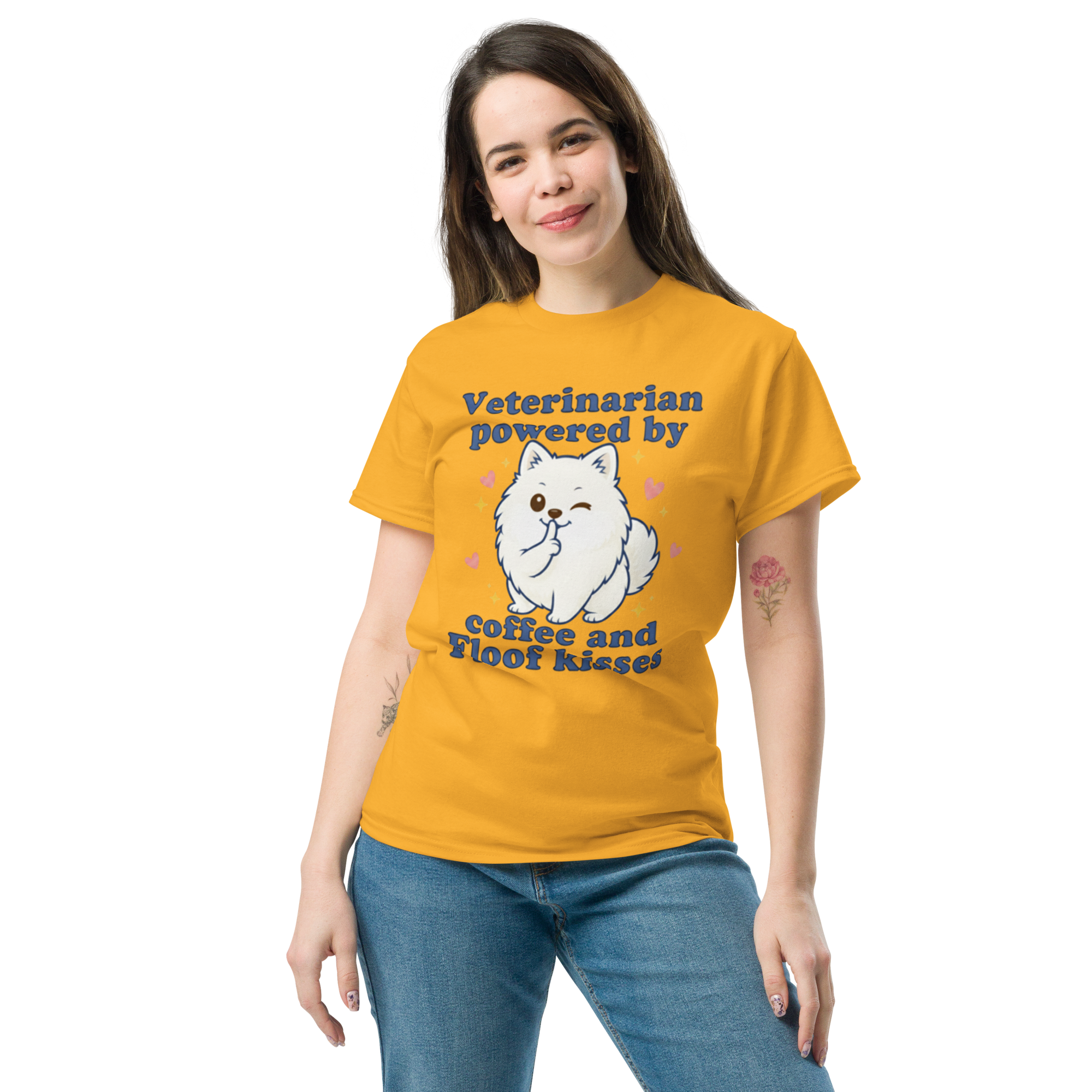 Camiseta clásica unisex •	"Veterinarian powered by coffee and Floof kisses"