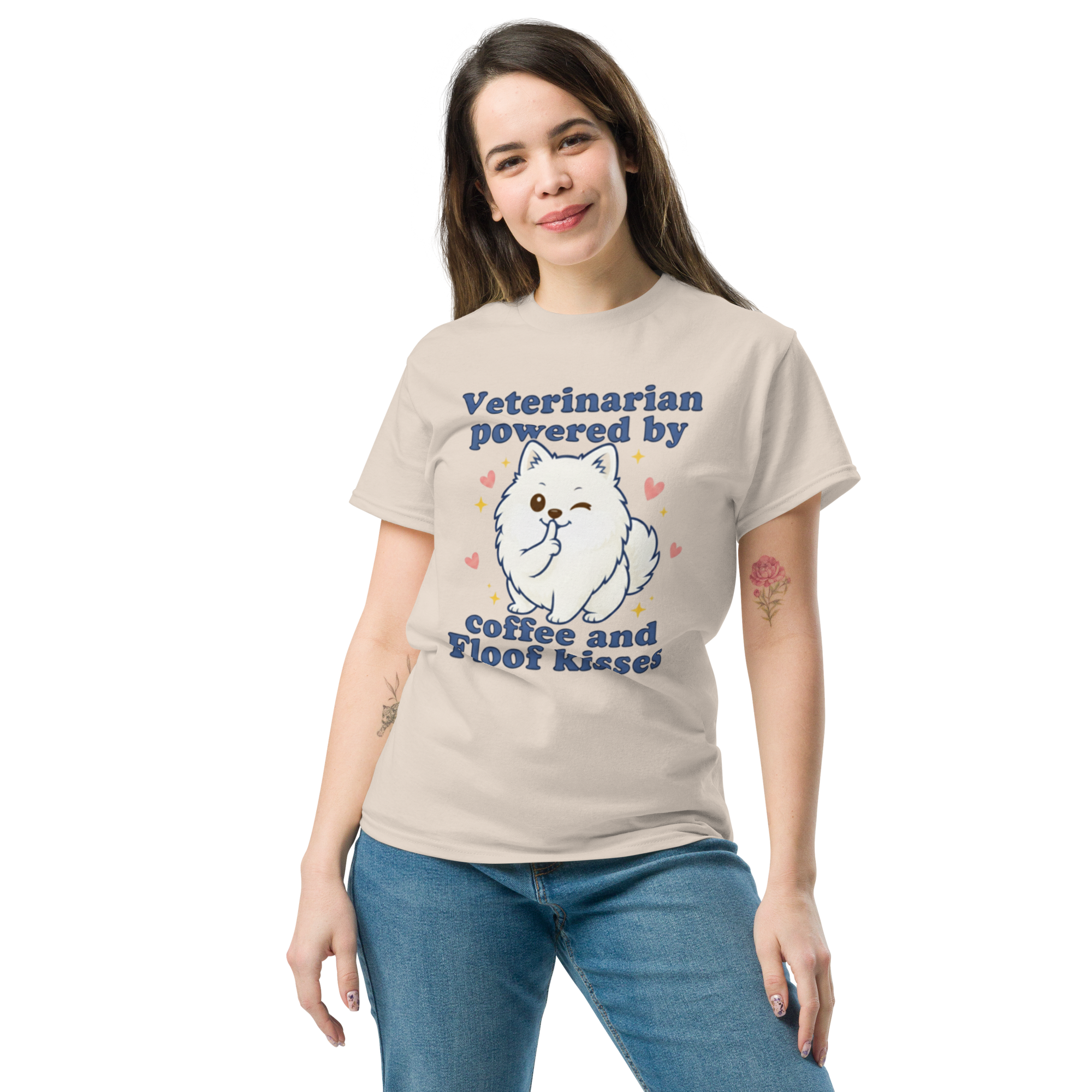 Camiseta clásica unisex •	"Veterinarian powered by coffee and Floof kisses"
